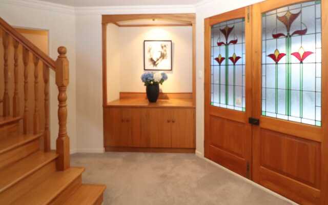 Luxury Country Views in Riverlea