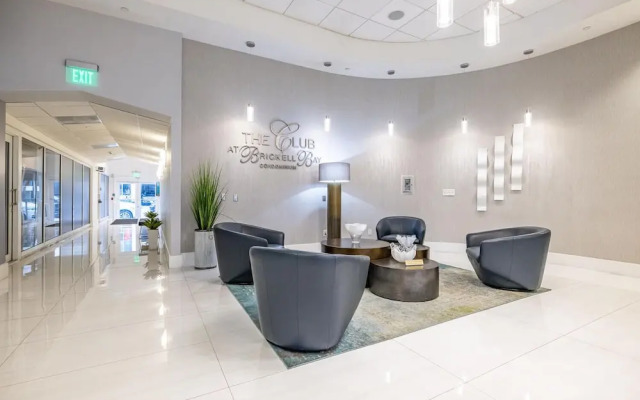 Miami Brickell unit Balcony Pool 1 pkg