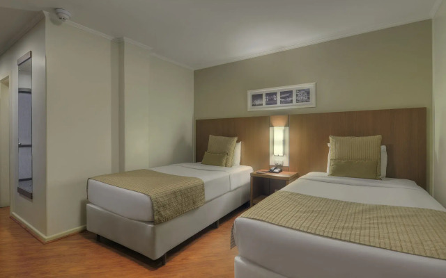 Hotel Deville Curitiba