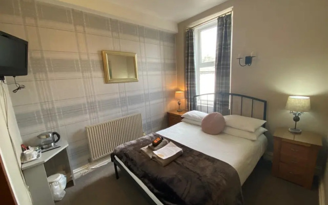 Autumn Leaves Guest House