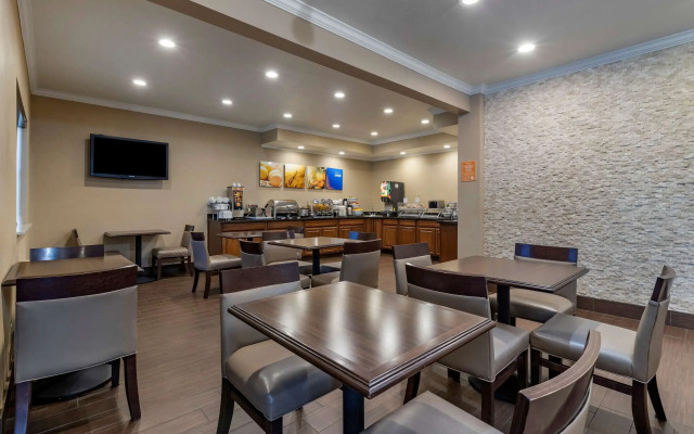Comfort Inn & Suites Waterloo - Cedar Falls