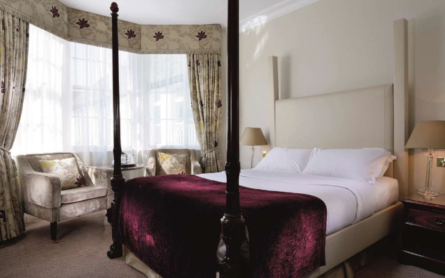 Macdonald Bear Hotel