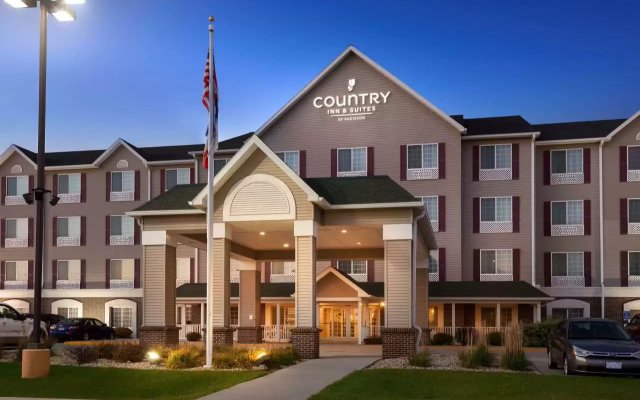 Country Inn & Suites by Radisson, Northwood, IA