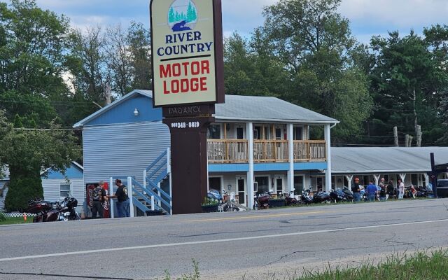River Country Motor Lodge