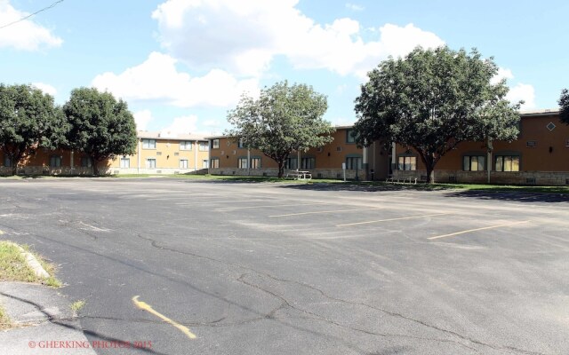 Quality Inn & Suites Metro