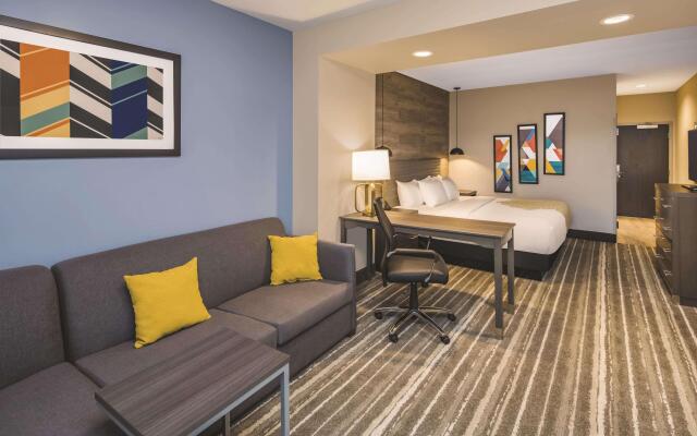 La Quinta Inn & Suites by Wyndham Atlanta South - McDonough