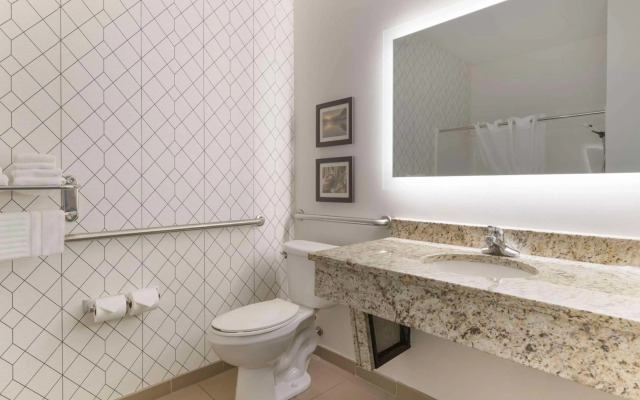 Comfort Inn & Suites Davenport - Quad Cities