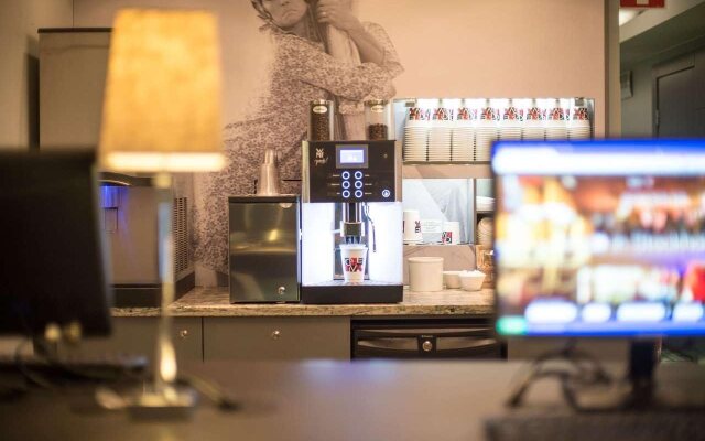 Senate Luxury Suites