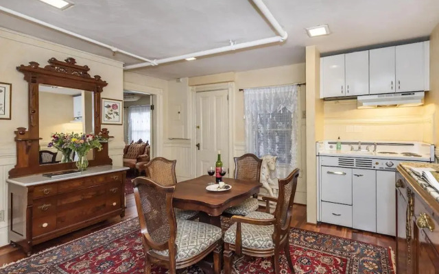 Chateau Tivoli Bed and Breakfast