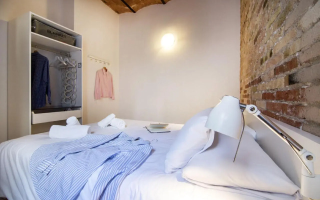 Happy People Gaudi Sant Pau