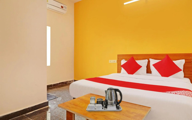 OYO Flagship 80633 Sai Mansion