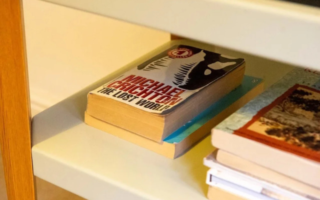 JOIVY Perfect Location! Charming Rose St Apt for Couples