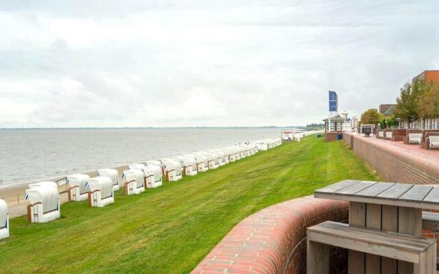 Stylish Apartment With Balcony