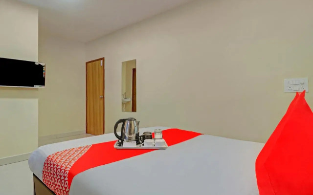 OYO 70302 Aayush Stay Inn