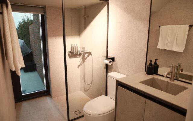 Ohyeongjae Private Pool Villa