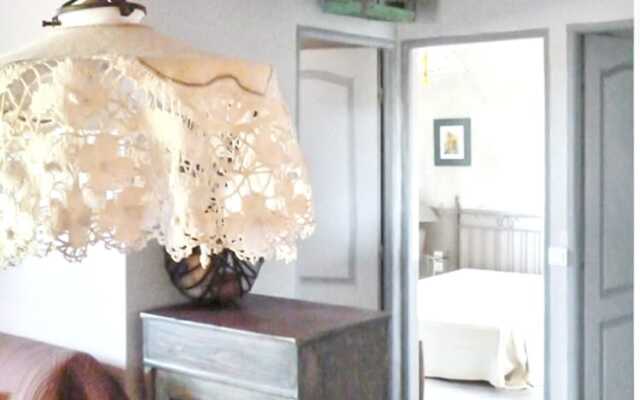 House With 2 Bedrooms in Oppède, With Wonderful Mountain View, Pool Ac