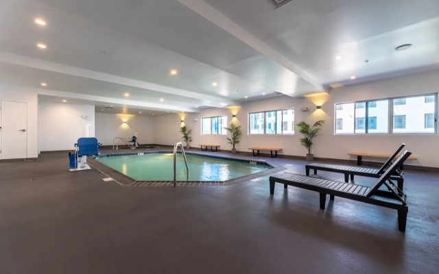 Hotel Mai Downtown Long Beach