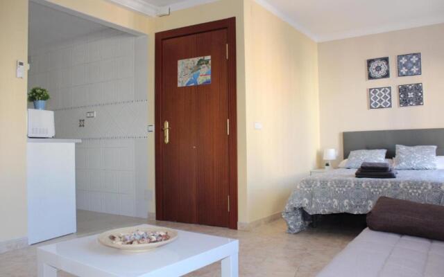 Nice and New Studio with balcony close to the city
