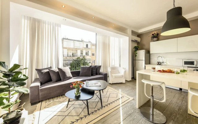Charming 1BR Apt by Sea N' Rent