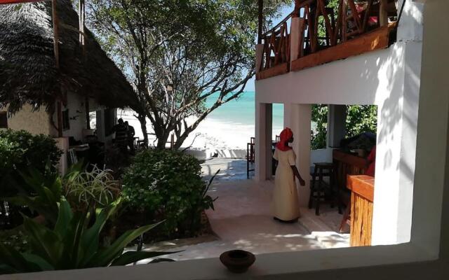 Red Monkey Beach Lodge