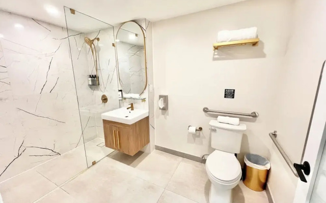 Toronto Rooms and Suites