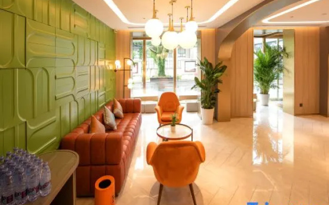 PALACE HOTELS（Beijing Datun Road East Subway Station Beijing's Bird Nest）