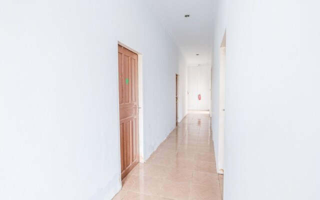 Zhafira Guest House by OYO Rooms