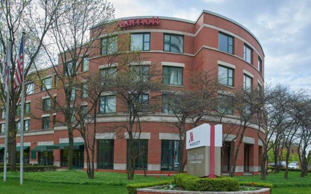 Courtyard by Marriott Chicago at Medical District / UIC