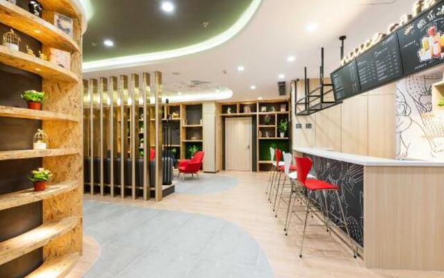 Ibis Hotel (Dalian Railway Station Light Rail Station)