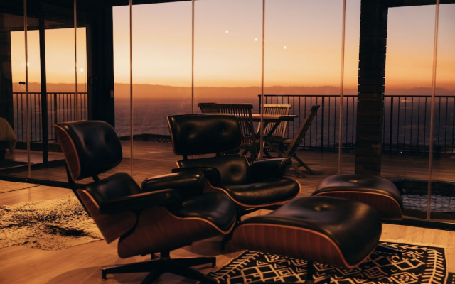 Klein Hangklip - Eco Mountain Cabin