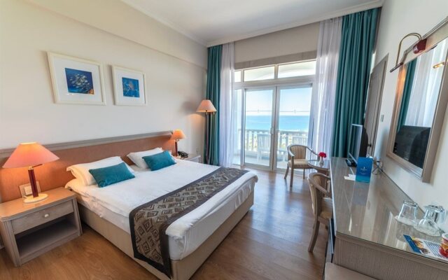 Denizkizi & Denizkizi Royal Hotel