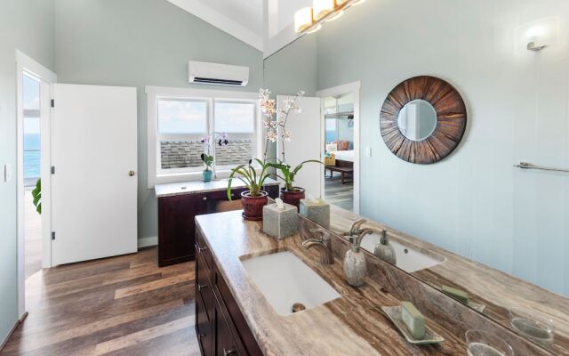 Spindrift Kauai 3 Bedroom Home by RedAwning