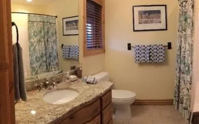 Fox Creek Inn Bed & Breakfast