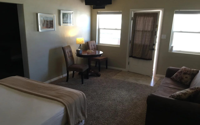 Mountain Ridge Cabins and Lodging