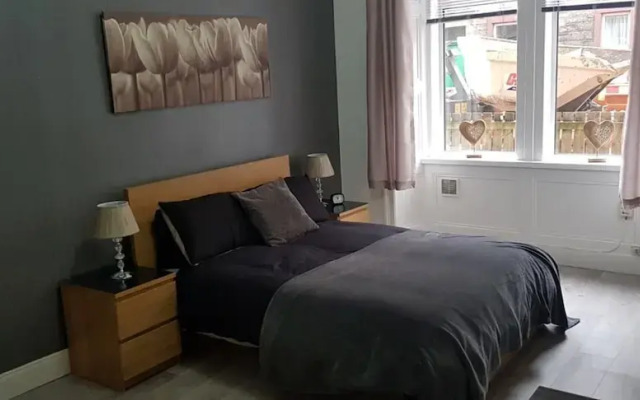 Impeccable 2-bed Apartment