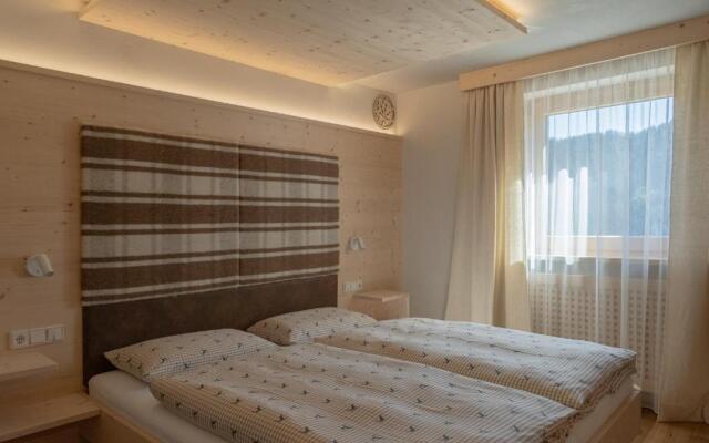 Ciasa Iachin Mountain Apartment