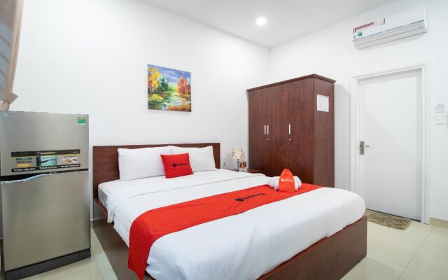 Reddoorz @ Le Van Sy Street