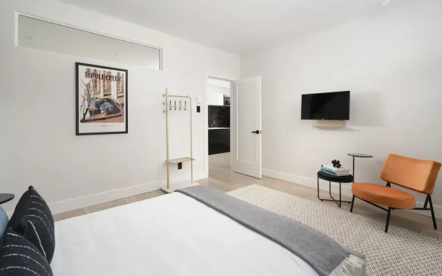 François-Denis Apartments