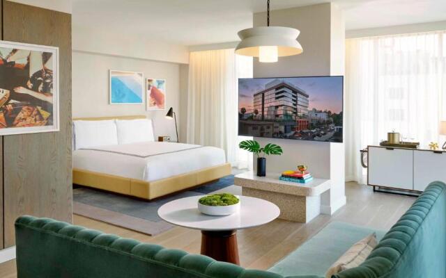 The Hollywood Grande, Autograph Collection