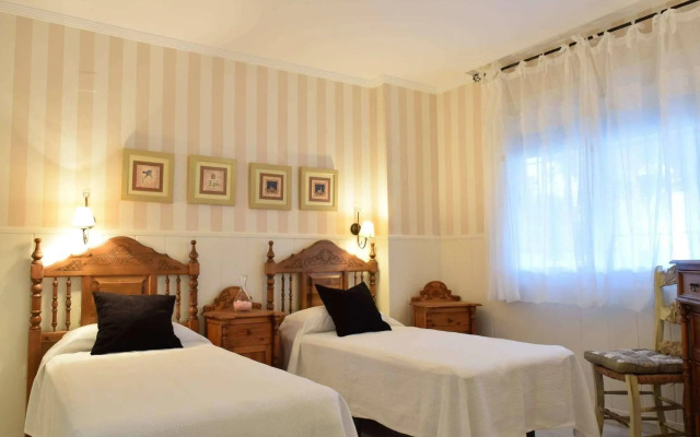 Apartamentos y Casas Serinamar Marbella
