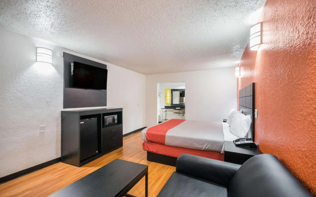 Motel 6 Houston, TX - Brookhollow