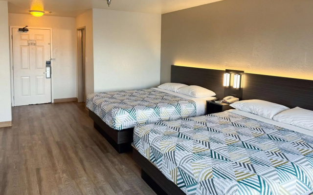 Motel 6 Glenview, IL - Chicago North