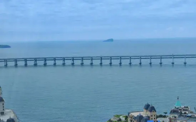 Yueju Hotel (Dalian Hi-tech Wanda Plaza)