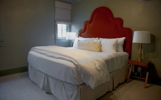 The Woodward Hotel