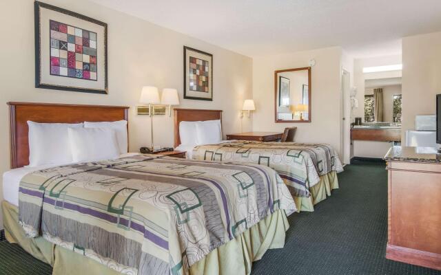 Rodeway Inn & Suites