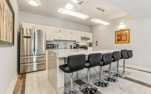 Fully Furnished Condos Near St Charles