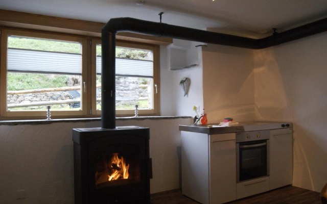 Charming 3½ room cottage in Valposchiavo – Guest Rooms – Poschiavo