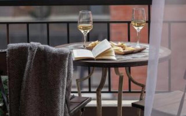 The Mood Luxury Rooms