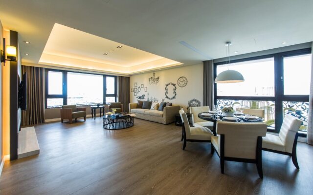 J Palace Residence