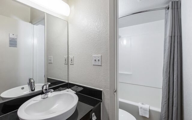 Motel 6 Council Bluffs, IA - Omaha East